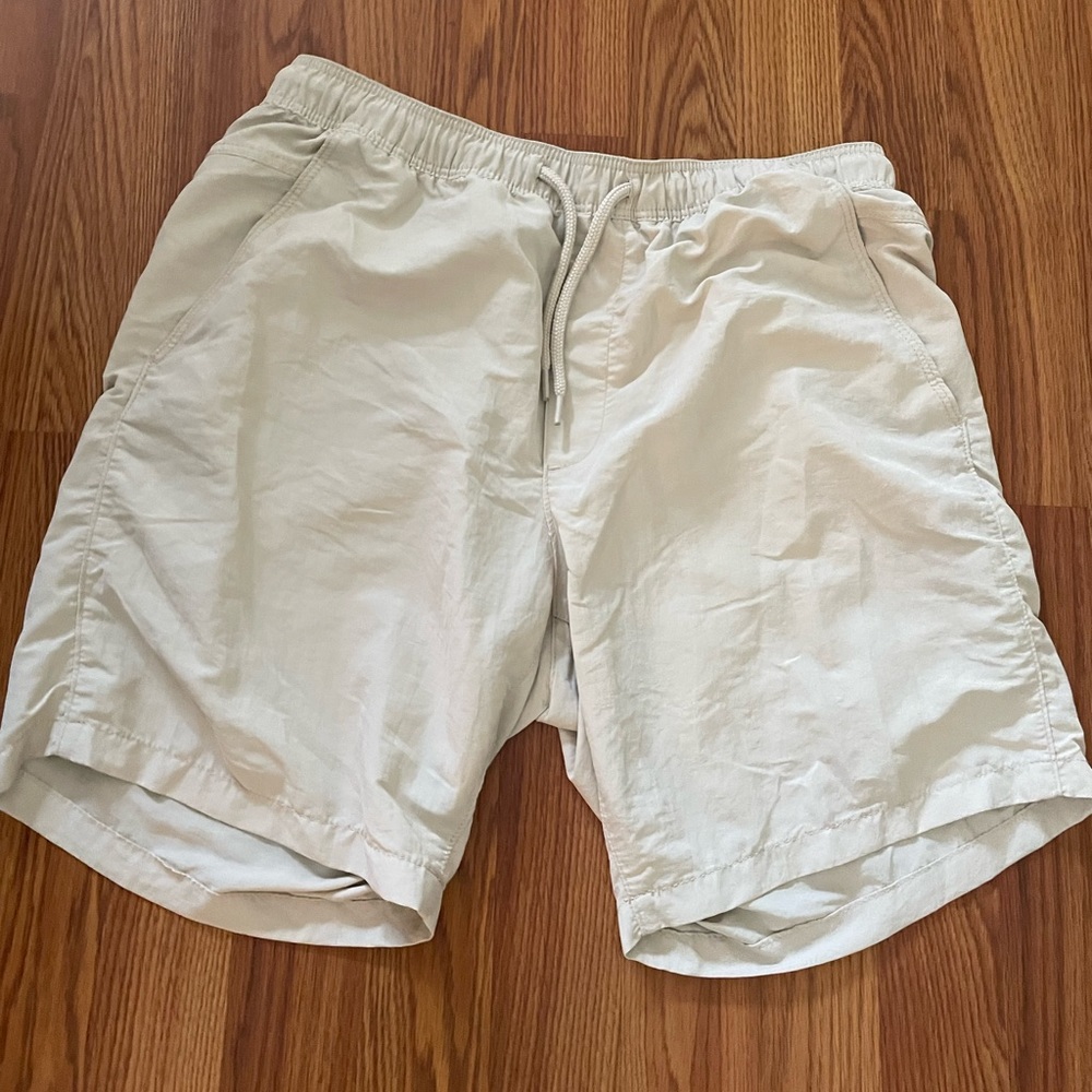 Men’s athletic shorts M